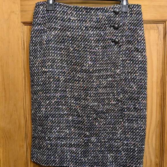 Talbots Size 6 Tweed Multi Color Confetti Straight Pencil Skirt Gun Metal Button - Picture 10 of 12